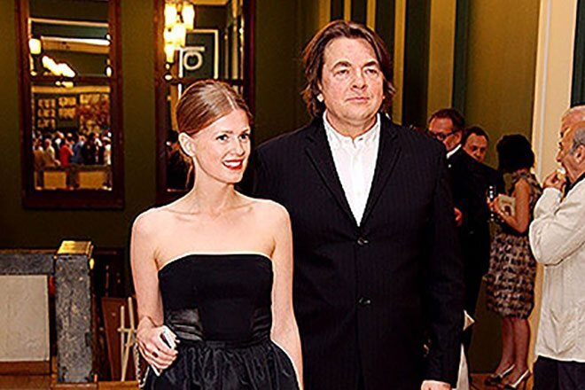 Софья Заика и Константин Эрнст. Пара официально в браке с 2017 года. Источник для фото - Яндекс