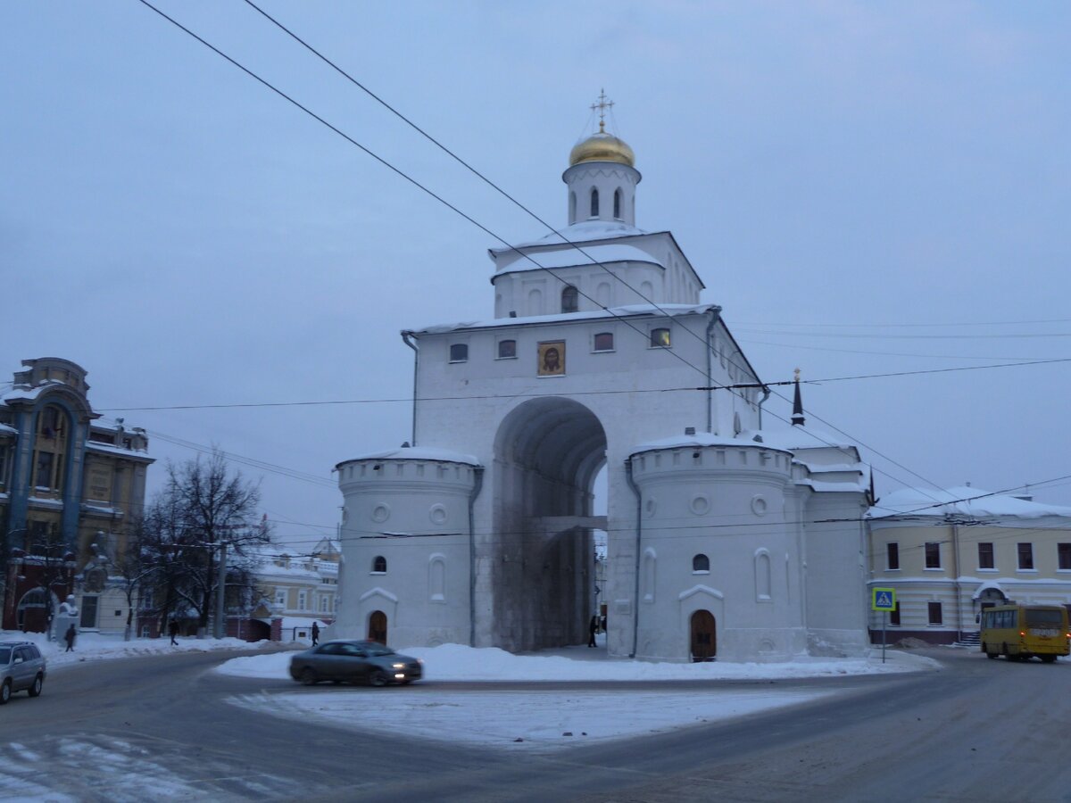 Столица северо востока. Золотые ворота во Владимире. Золотые ворота во Владимире купол.