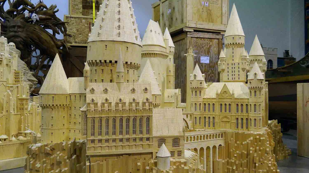 Школа Хогвартс. Источник фото: https://bit.ly/38Cw7zP