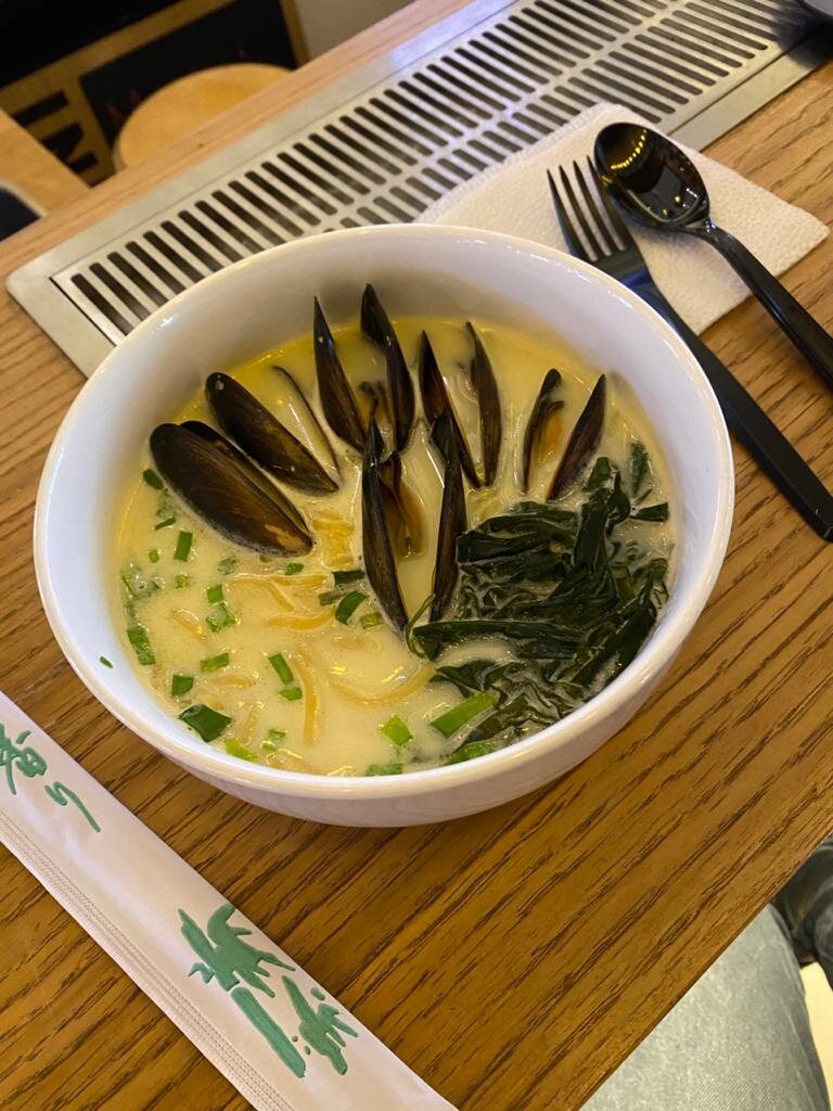 Рамен с мидиями — 450 руб.