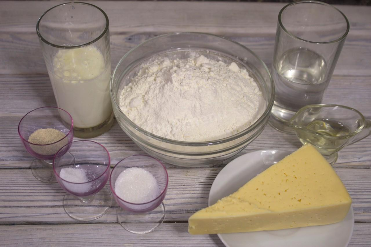 Сыр в соленой воде. Ингредиенты для сыра. Мука яйца сыр. Молоко мука сыр. Яйцо сметана мука сыр.