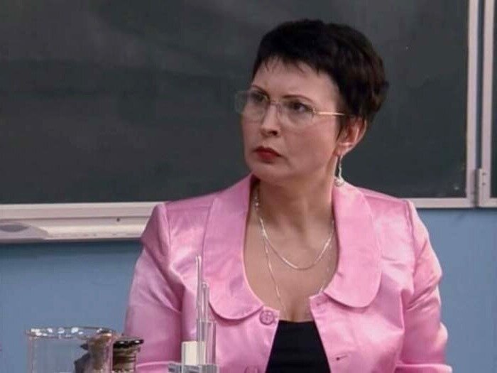 Как складывается карьера и личная жизнь комедийной актрисы - Нины Персияниновой?