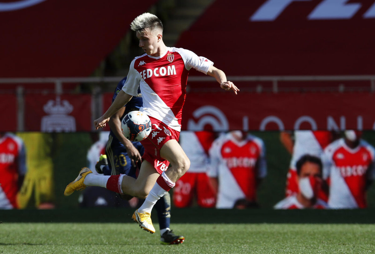 Александр Головин