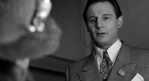 Киношный Оскар Шиндлер всегда при полных регалиях. 