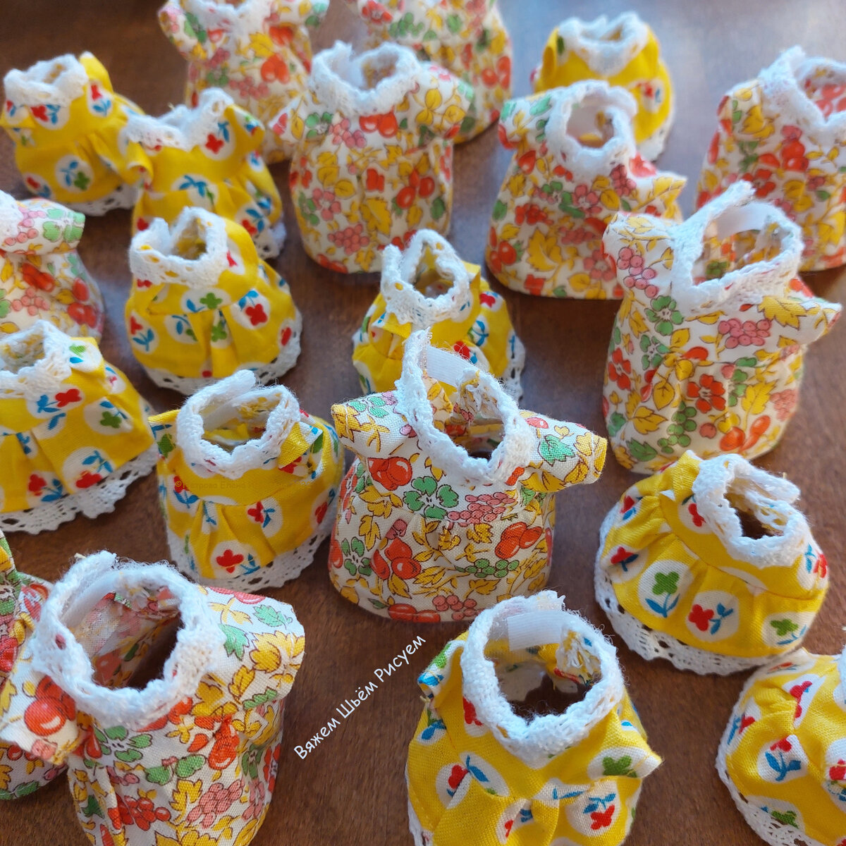 Будет 10 наборов одежды