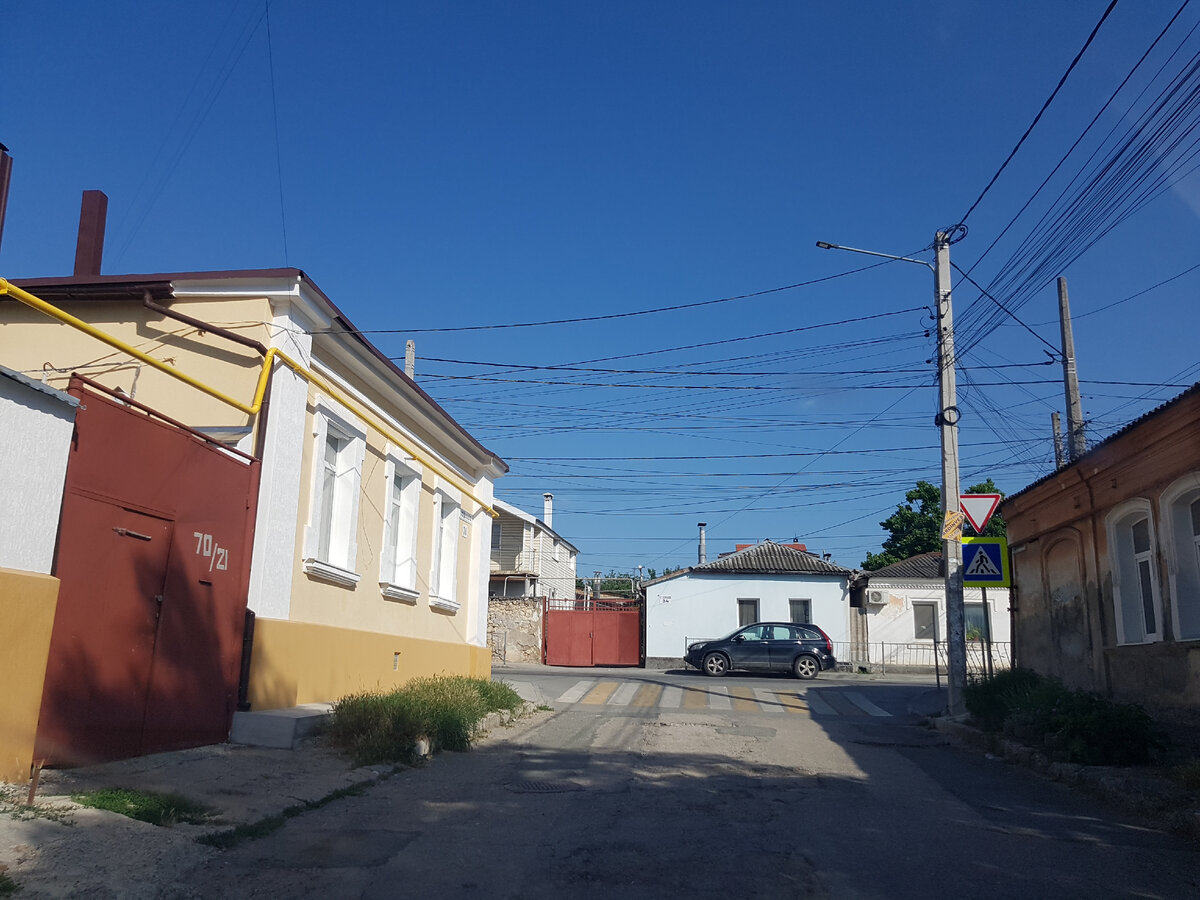 Одноэтажные домики в Старом городе.