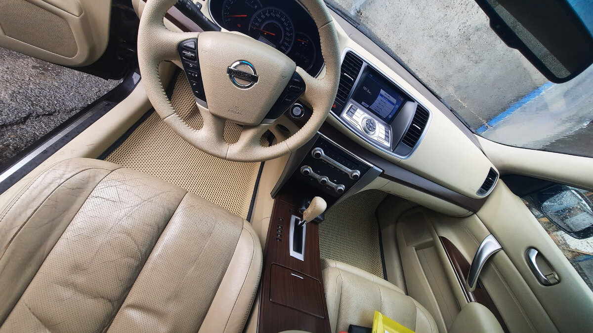 Nissan Teana j32 бежевый салон