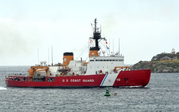 Самый крутой американский ледокол (один из двух имеющихся) "Polar Star", которому уже 45 лет. А новых проектов просто не имеется