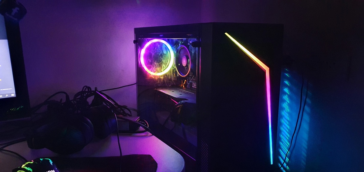 Зрелищность как самих киберспортивных дисциплин, так и антураж вокруг них постоянно улучшаются. Причем улучшаются ОЧЕНЬ быстро.