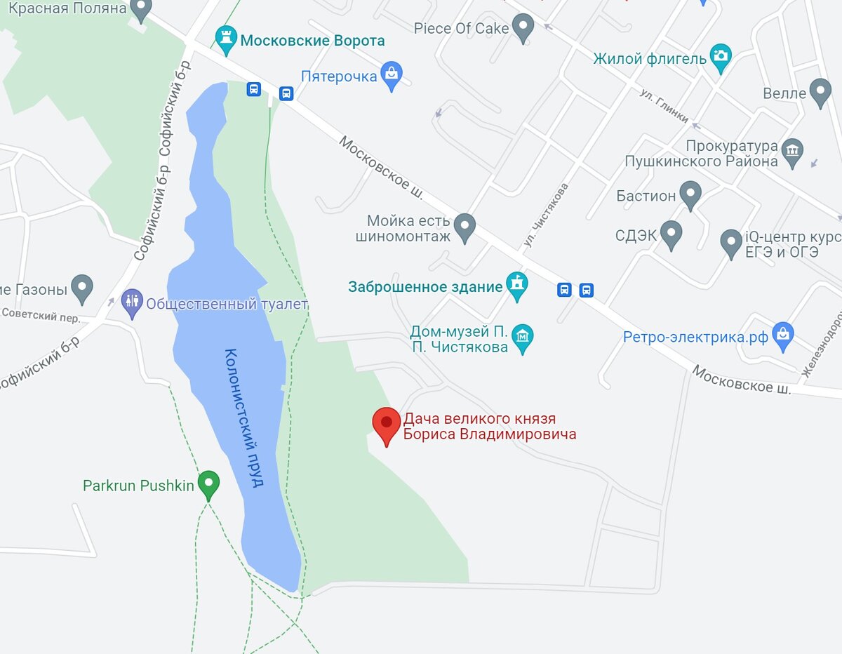 дача находится рядом с колонистстким прудом и окружено, практически, лесом