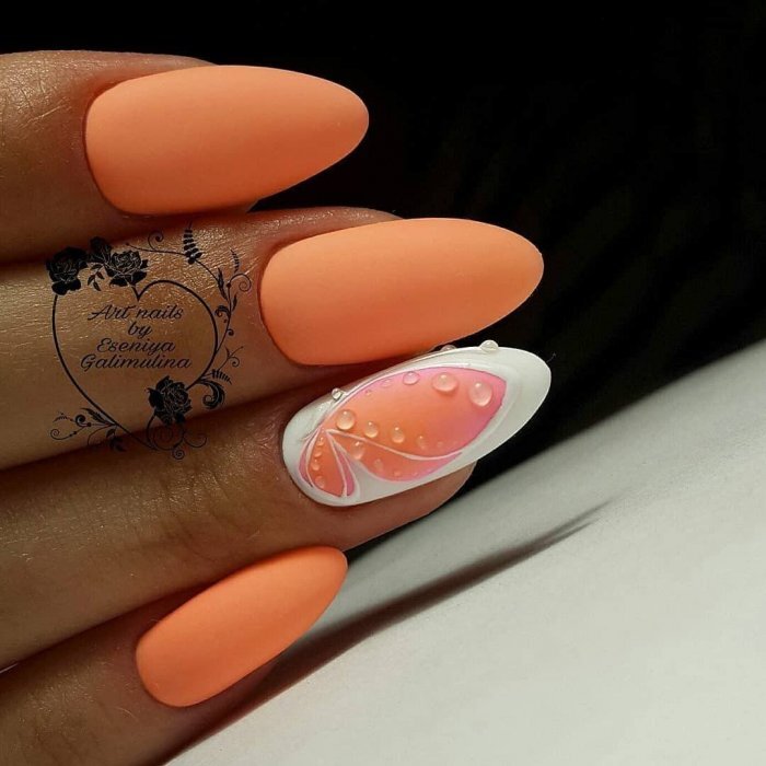 Персиковый маникюр: красивые дизайны для длинных и коротких ногтей