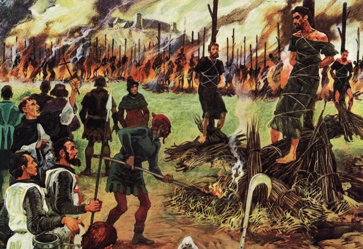 Сначала жгли катары... Потом пришел черед других дядек...