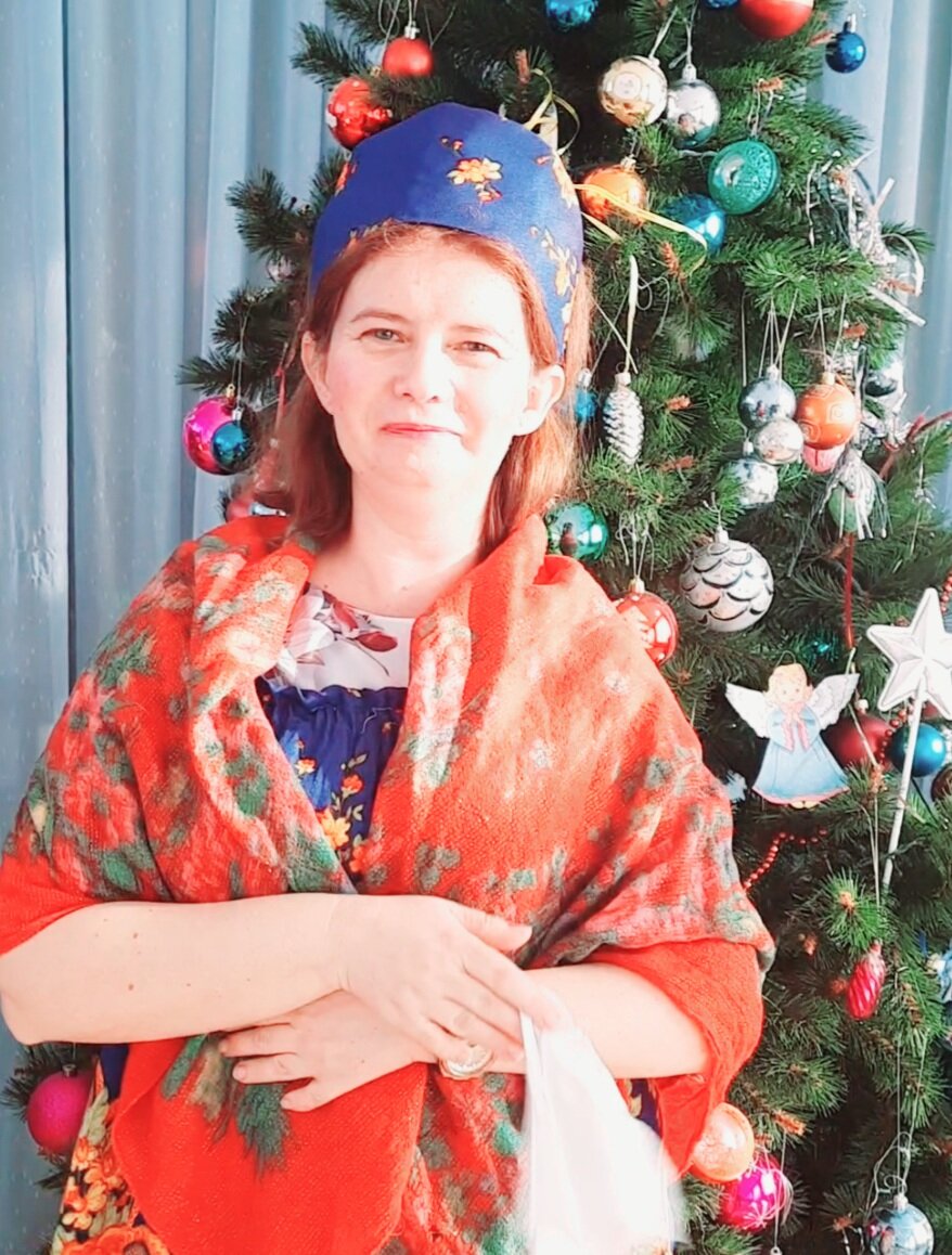 В роли Ведущей