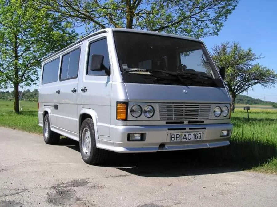 Бус стар. Mercedes-Benz mb100. Mercedes mb100d. Мерседес МВ 100. Mercedes Benz 100d.