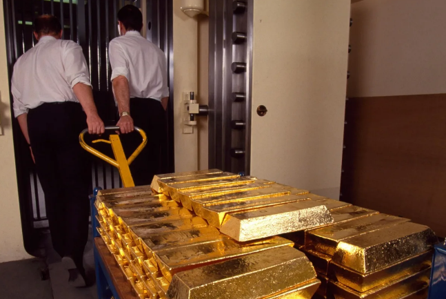 Золото и деньги не терпят суеты, особенно такой, что развели вокруг них США и Украина с Европой (фото из открытых источников)
