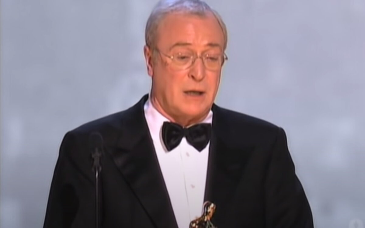 Церемония вручения Оскара с награждением Майкла Кейна