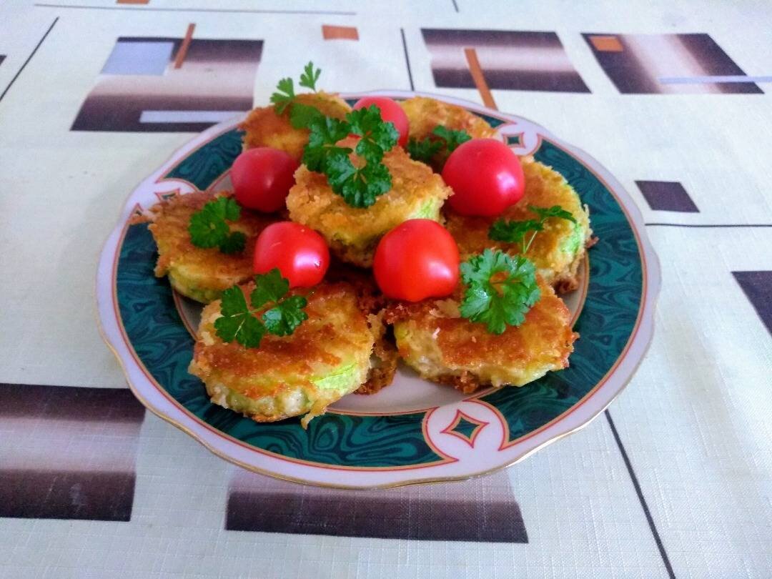 Отбивные из кабачков в панировке с сыром | Овкусе.ру - Ежедневная готовка в  радость! Пошаговые рецепты с фото | Дзен