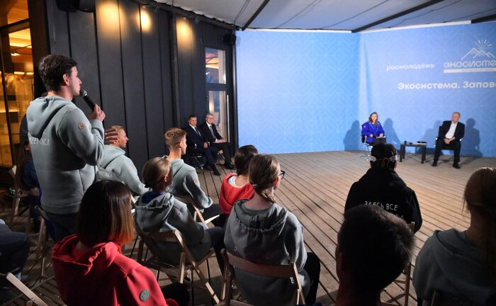 Правительство Камчатки: Владимир Путин встретился с молодыми экологами   