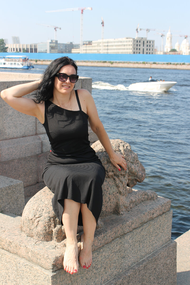 Певица XENIA на набережной Невы
