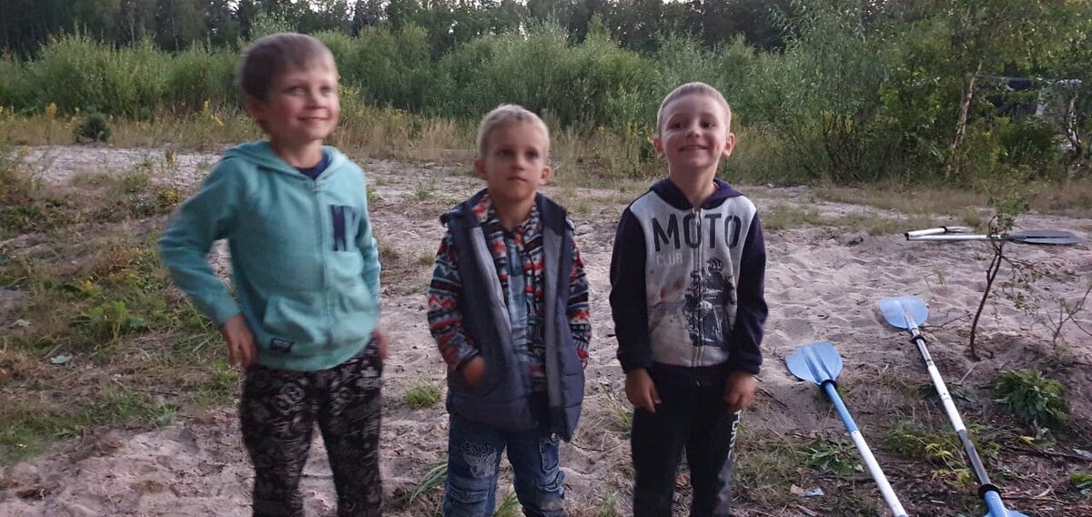 Те самые мальчишки в походе. Фото автора