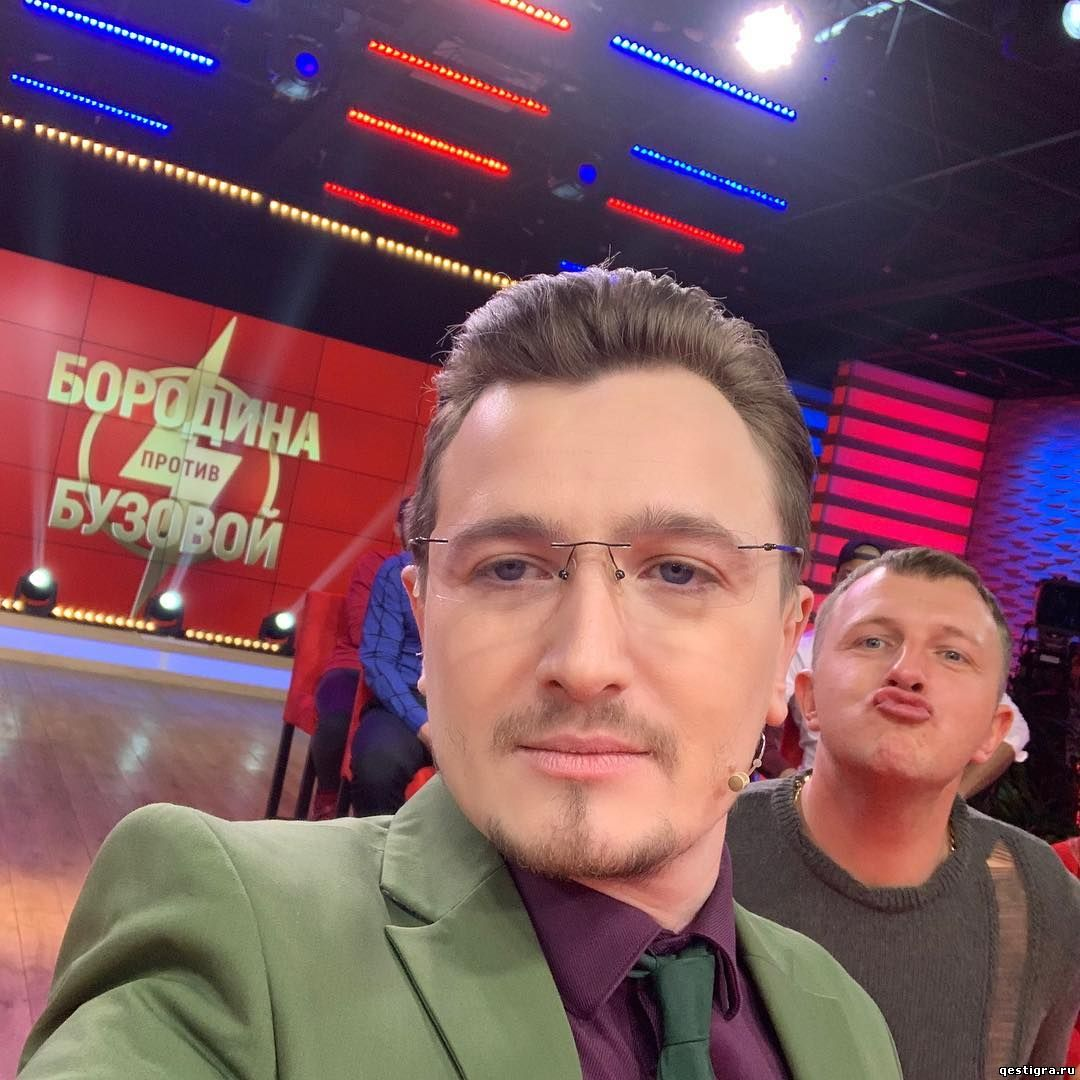 Кадони шоу последний выпуск. Кадони шоу последний выпуск. Влад кадони 2022. Ведущий дом 2 влад кадони. Влад кадони 2021.