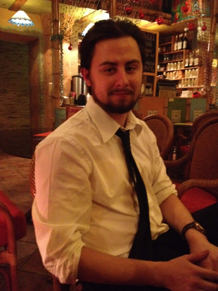 Декабрь 2014. Юный мастер Гриша на своем втором рабочем месте, Гранд кафе "Фрида".