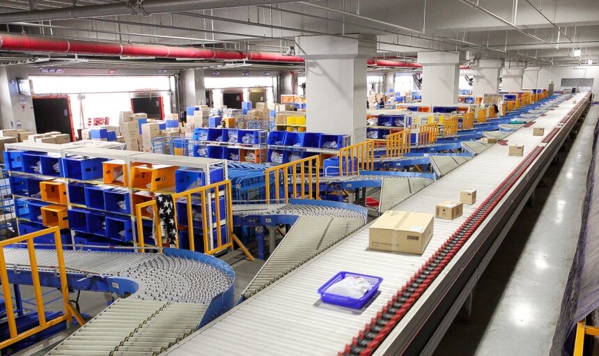 Внутренний вид центра выполнения заказов Coupang (Coupang)
