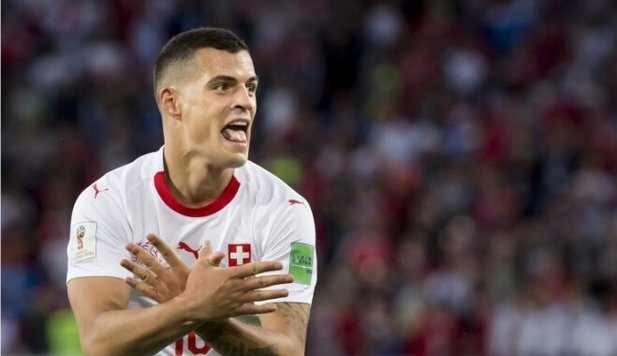 фото: APДжака показывает албанского орла