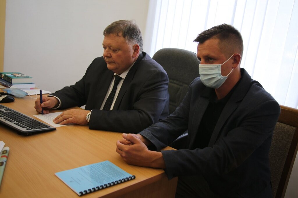 Евгений Пичуев и Илья Холодов проводят приём граждан