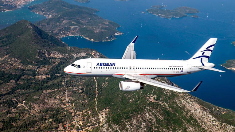 Самолет греческой авиакомпании Aegean Airlines. Ждем их в октябре.