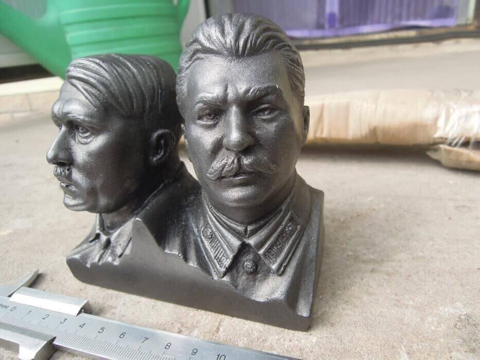 Сталин в 1939 году. Бюст Адольфа Гитлера. Скульптура Гитлера. Бюсты Сталина 1939г.