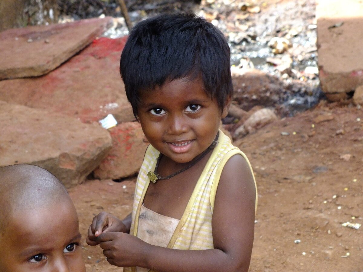 Маленькие индийские дети начинают есть острую еду уже в год. Мы ничего не знаем об остроте. 