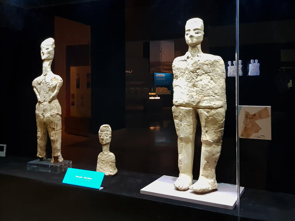 Статуи и бюст из Айн Гхазал, Амман, Иордания. Коллекция The Jordan Museum.