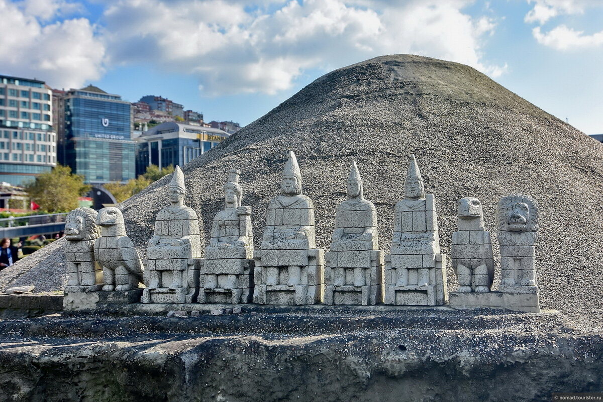 Миниатюры статуй