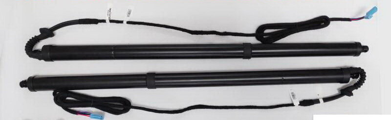 Теперь, массивную дверь лифтбэка поднимают электрические упоры. Достаточно мощные чтобы удерживать дверь в открытом состоянии.