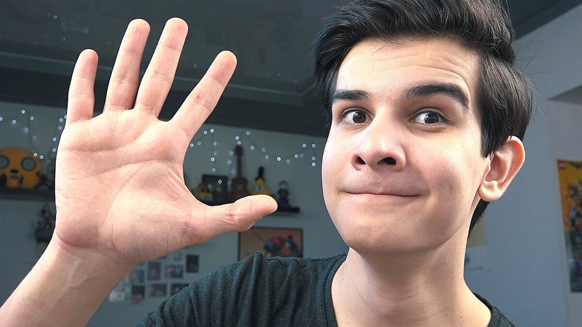 Кьюбс празднует пятилетие канала !