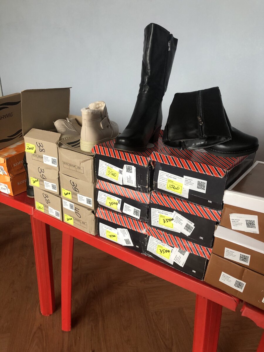 Выставка Белорусской обуви в Красноярске. Фотография автора канала