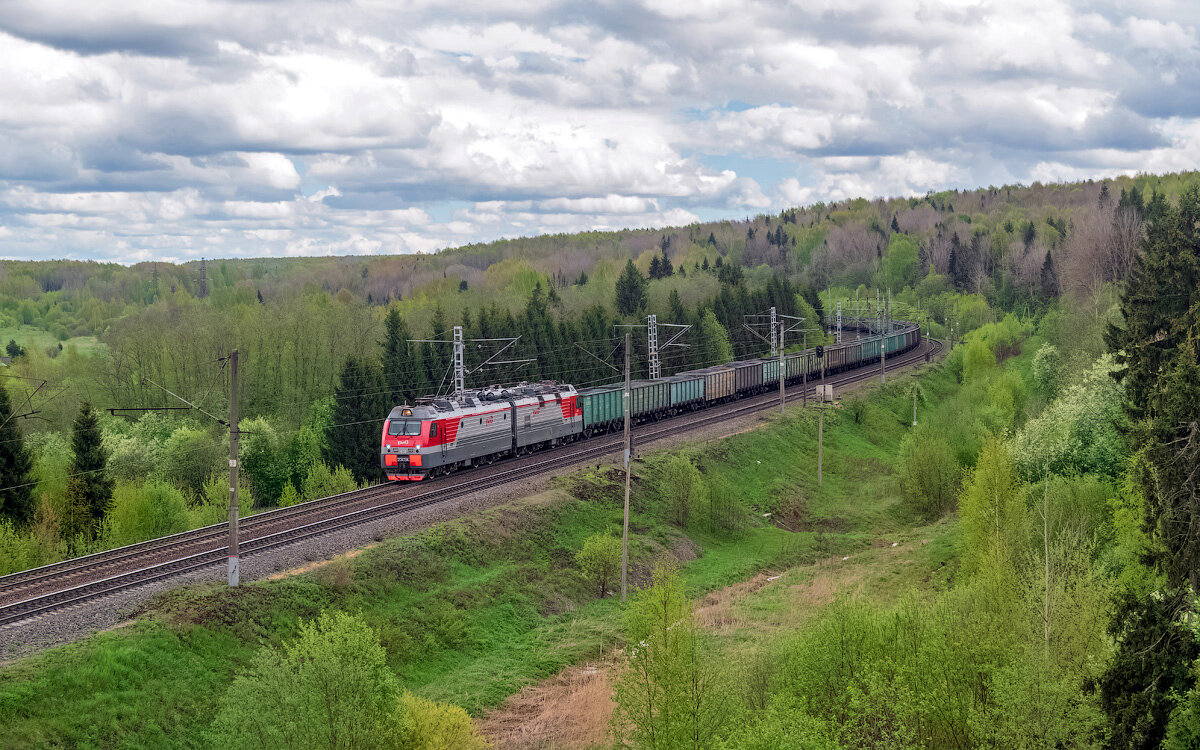 Электровоз 2ЭС5К-471 с грузовым поездом на перегоне Красильниково - Галич