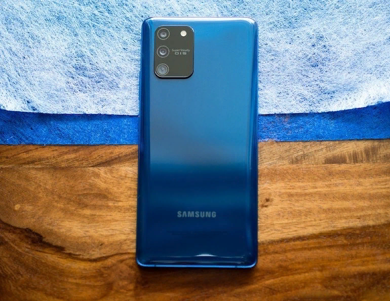 Флагман Samsung дешевле на 9 000 рублей и на Snapdragon 855, лучший смартфон компании, Xiaomi в шоке1