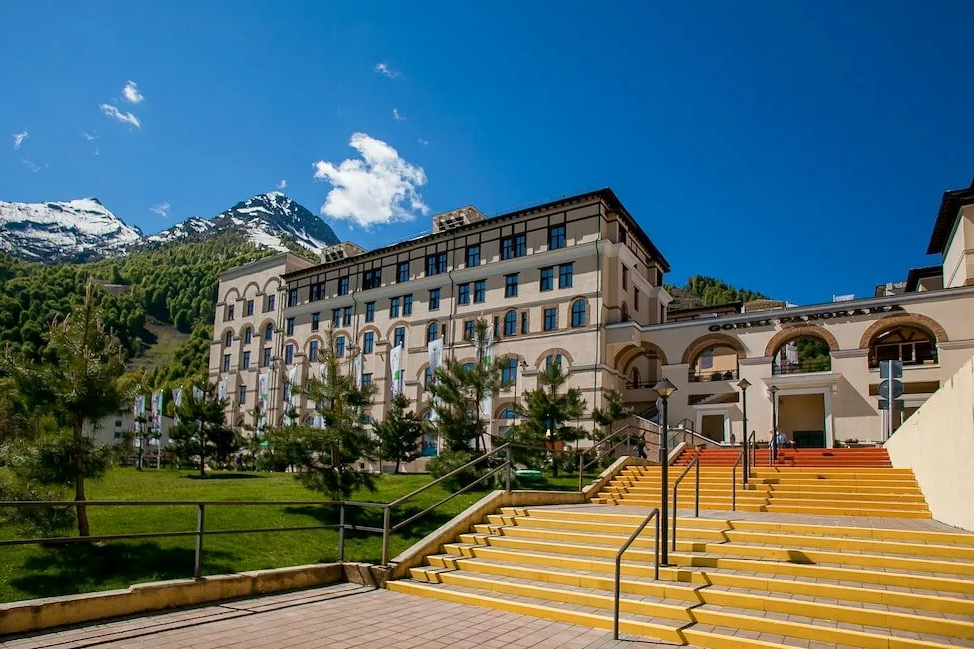 Отель 4* Горки Панорама на курорте Красная Поляна +960