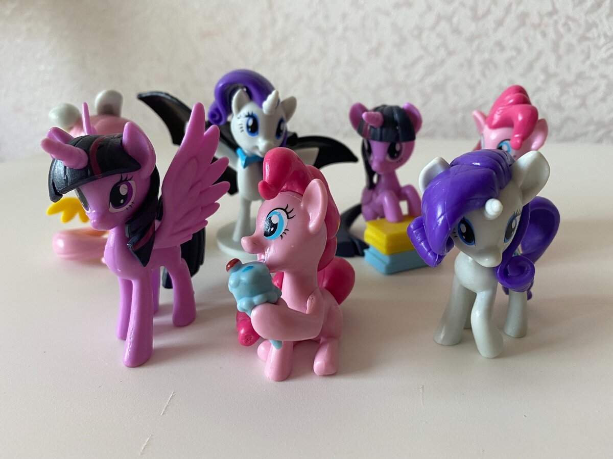 Все пони из мультика, что есть у нас. Фото https://zen.yandex.ru/rastem_vmeste