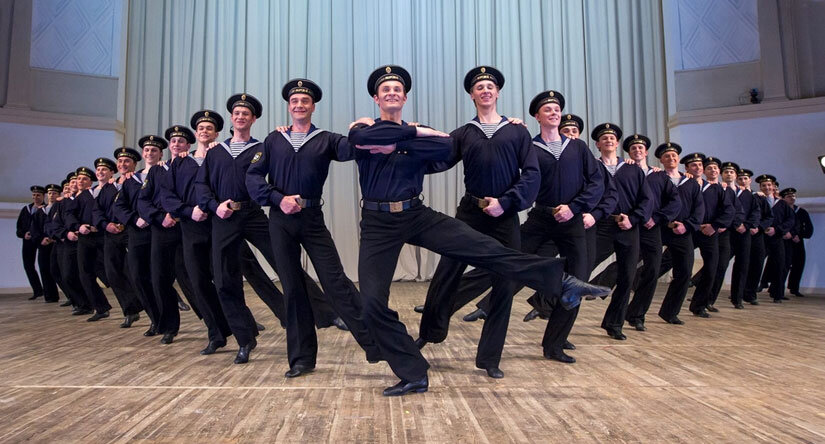 Лихой матросский перепляс из балета Глиэра «Красный мак» — танец, более известный как «Яблочко» 