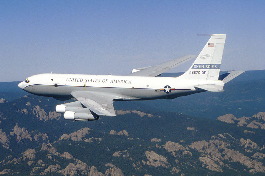 Картинка американского разведывательного самолёта честно взята, не вставая с дивана, с сайта eadaily.ru