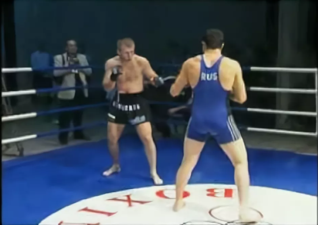 На бой со Шлеменко Закир вышел в борцовском трико, что для тех времен было в порядке вещей