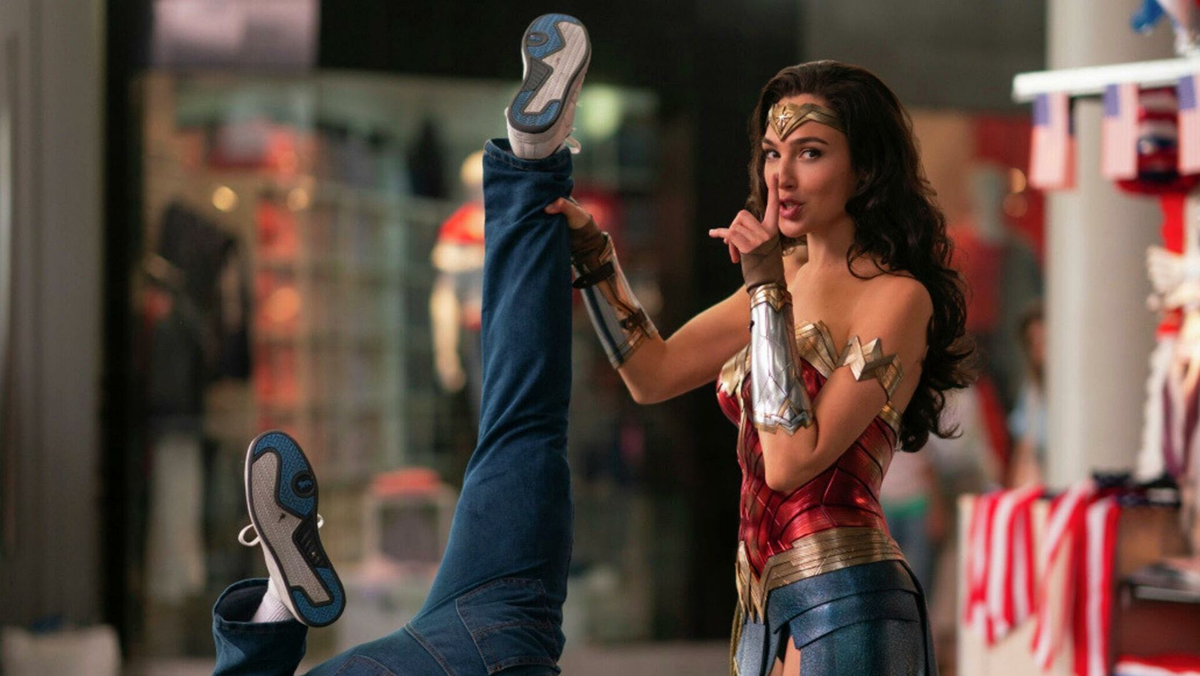 кадр из фильма "Чудо-женщина 1984"