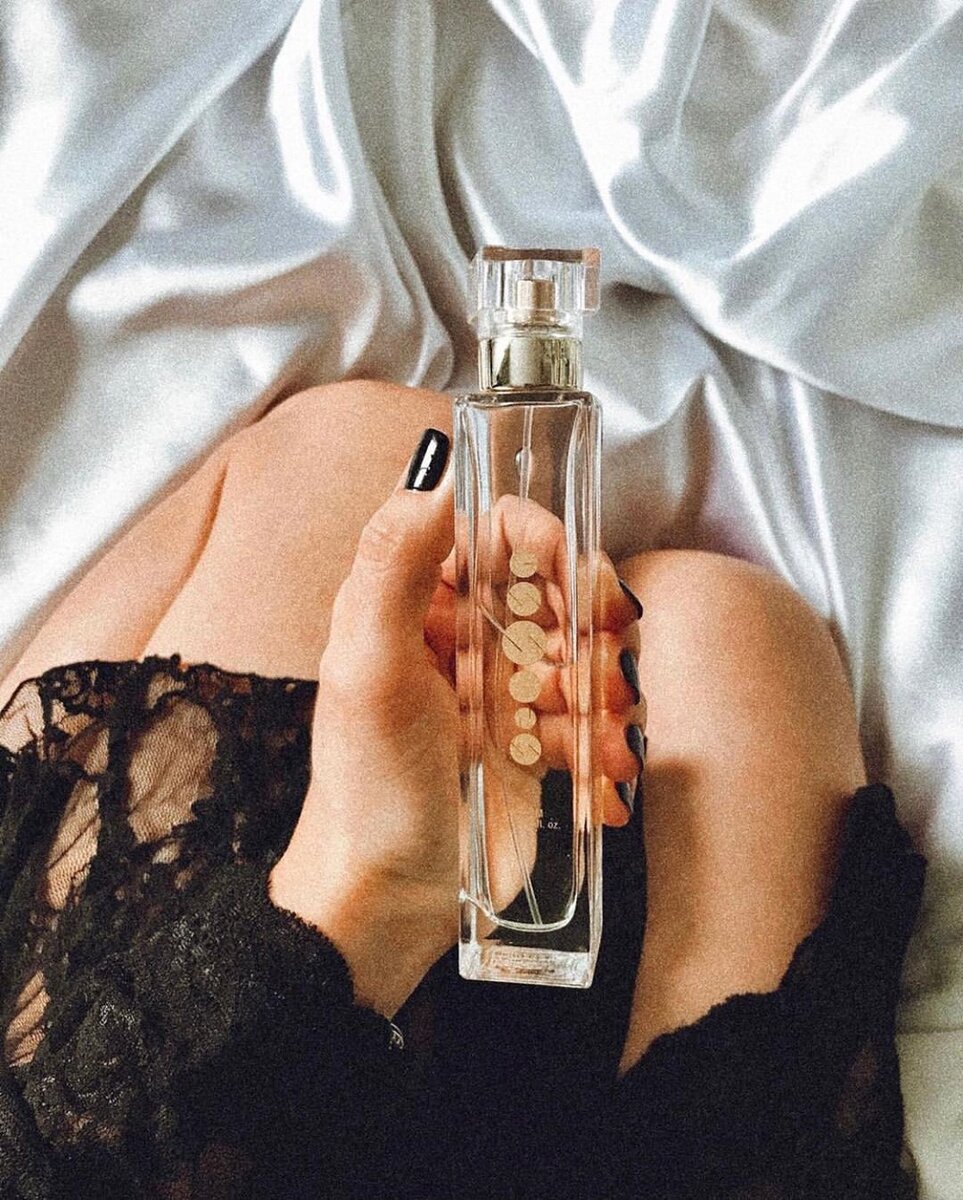 Флакон духов Essens