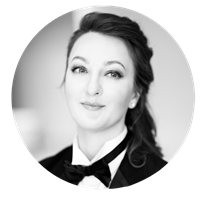 
Наталья Борникова , астролог, занималась инвестиционным бизнесом в управляющих компаниях «Банк Москвы» и «Газпром-банк»