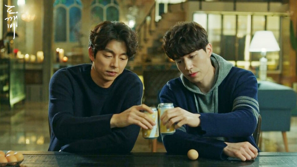 "Демон-генерал и Жнец Смерти пиво пьют в дораме " Токкеби" (фото из свободного доступа) 