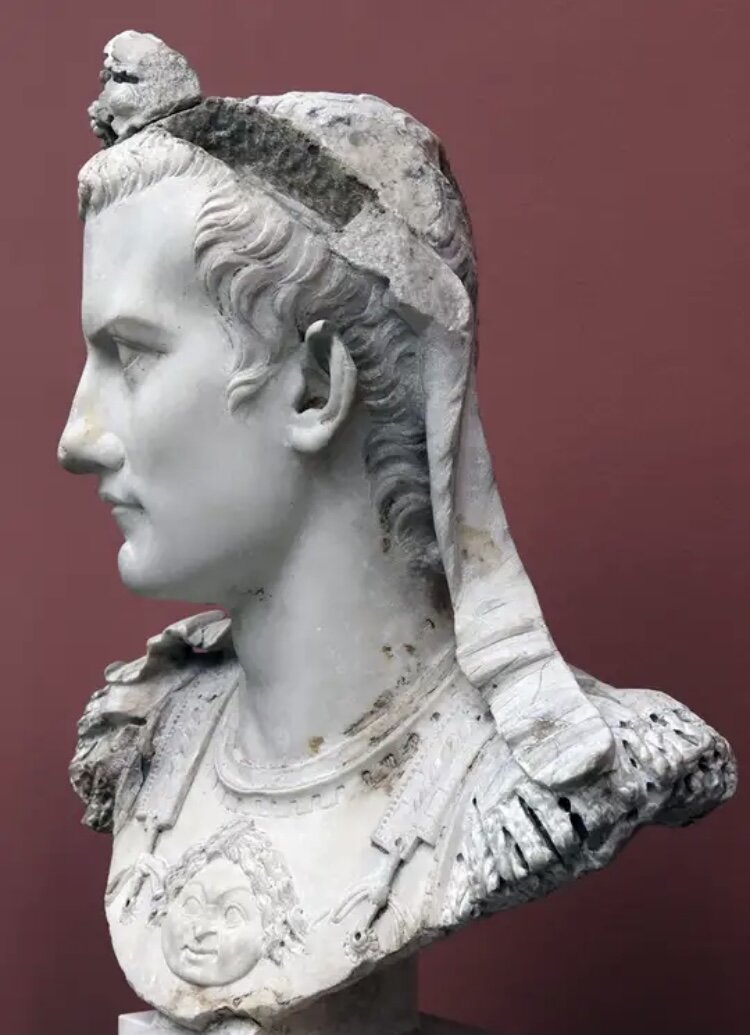 Гай Юлий Цезарь Август Германик - также известен под своим прозвищем Калигула -  римский император (c 18 марта 37 года), третий представитель династии Юлиев-Клавдиев. 