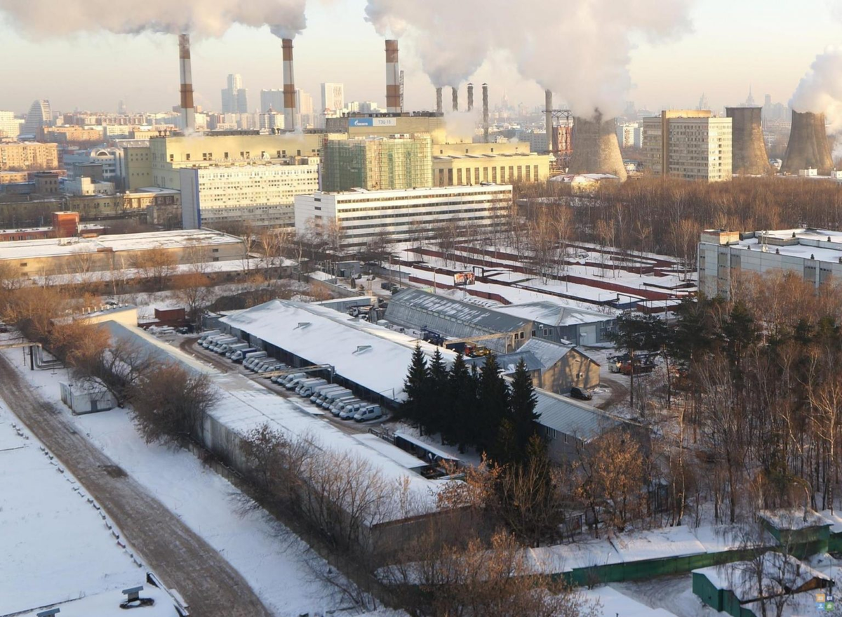 Под промзоной. Промзона Хорошево Мневники. Мосфильмовская 47 автобаза. 3-Я Хорошёвская улица, д.19, стр. 3. Радиополе в Хорошево-Мневниках Москве.